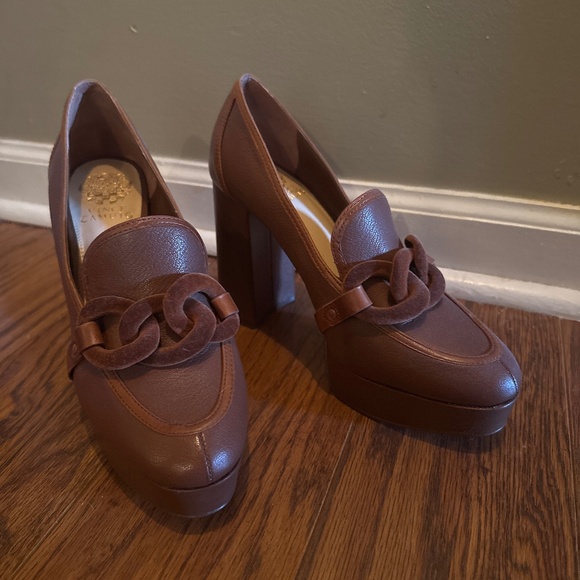 Vince Camuto Shoes - Vince  Camuto brown pumps